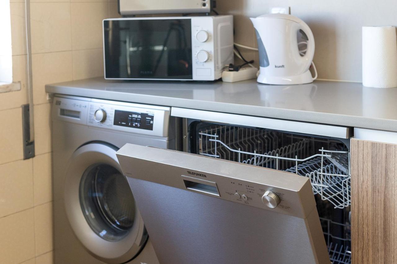 Hostwise - Spacious & Sunny Flat - Loule Luaran gambar