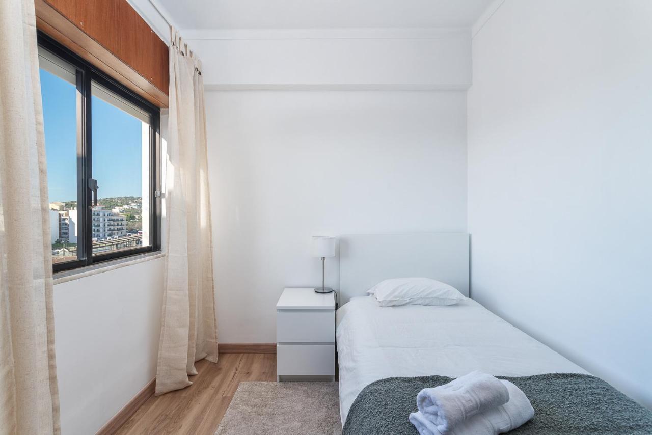 Hostwise - Spacious & Sunny Flat - Loule Luaran gambar