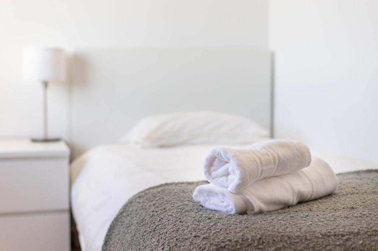 Hostwise - Spacious & Sunny Flat - Loule Luaran gambar