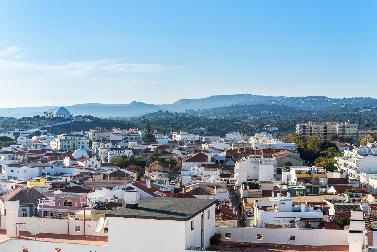 Hostwise - Spacious & Sunny Flat - Loule Luaran gambar